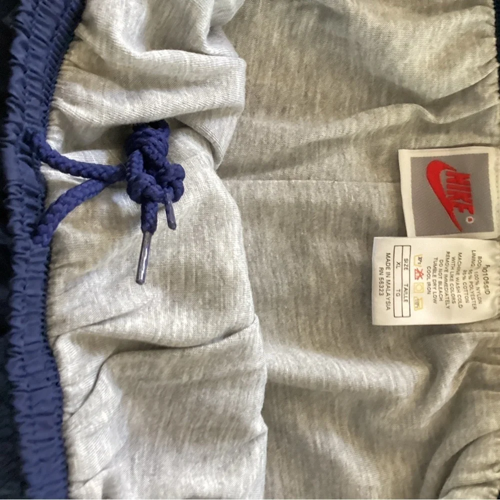 90s Nike grey tag track pants navy blue XL comfortable baggy hipster basketball